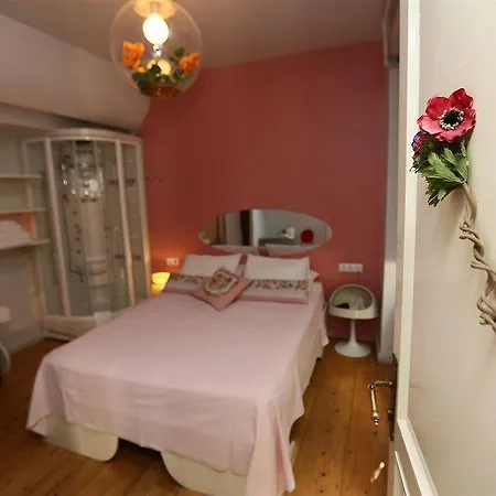 Noble House Galata Bed and Breakfast 3*