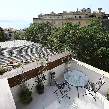 Noble House Galata Bed and Breakfast